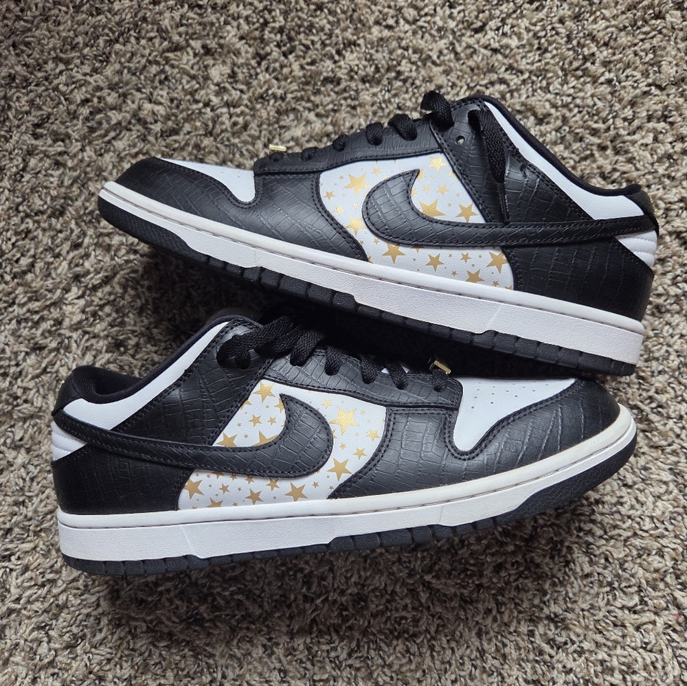 Supreme X Nike SB Dunk Low